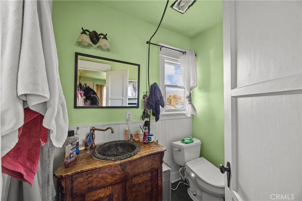 19059 Diplomat Avenue, Corona, California 92881 home-pic-46